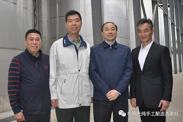 安徽省委常委、省軍區司令員楊征少將一行調研明光酒業
