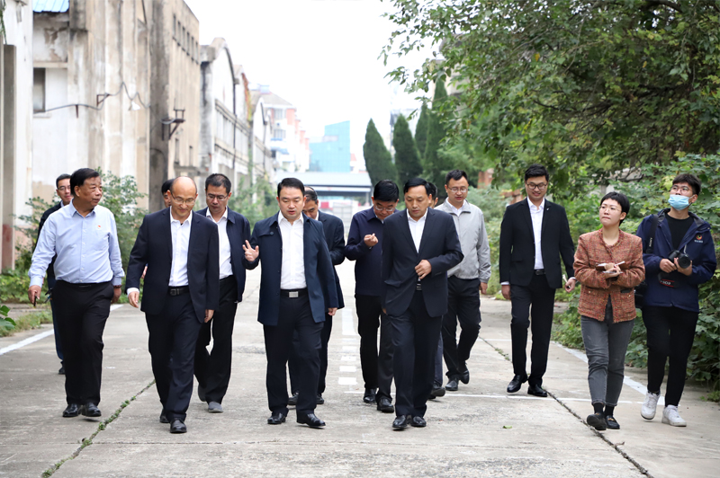 張傳宗到明光酒業(yè)調(diào)研指導工作