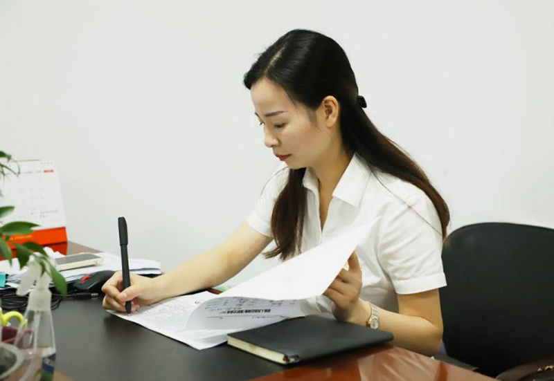 明酒女子多奇志 巾幗何須讓須眉——記明酒銷售公司鄭秋鳳