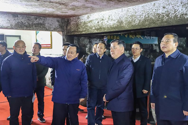 程英春調研明光酒業